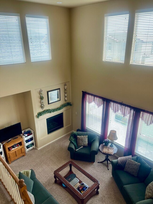 Foto del edificio - Gorgeous 5 Bedroom Cordera Home