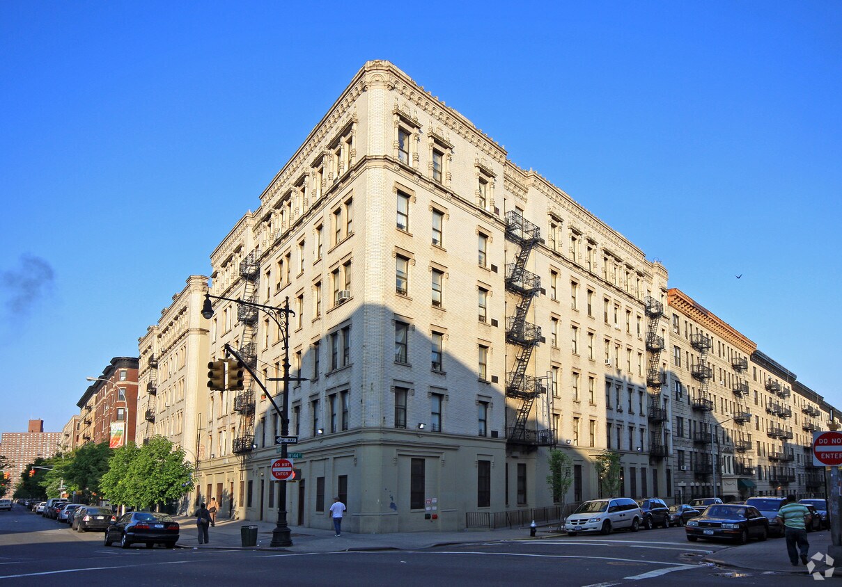144 - 154 Hamilton Pl - 144-154 Hamilton Pl