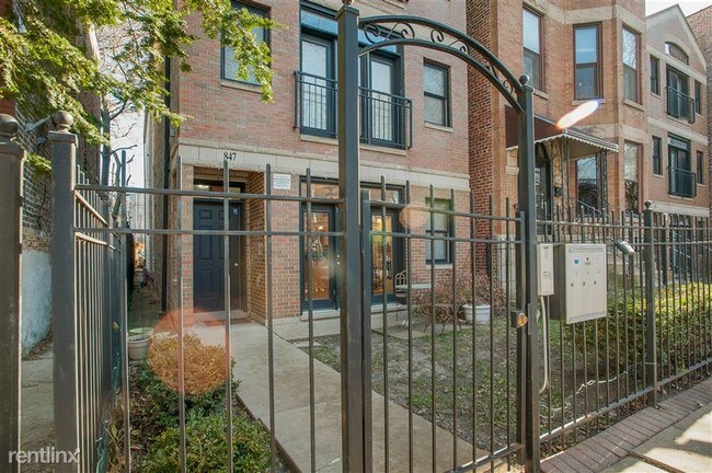 Foto del edificio - 847 N Mozart St