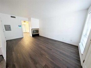 Building Photo - 3827 N Harvard Ave