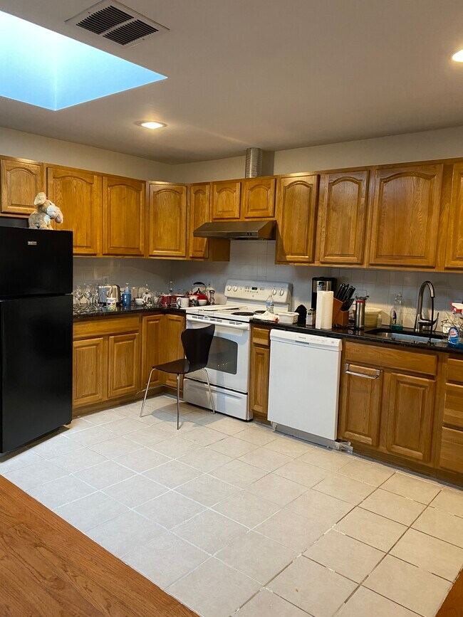 744 South St Unit 6, Philadelphia, PA 19147 Apartments 744 South St