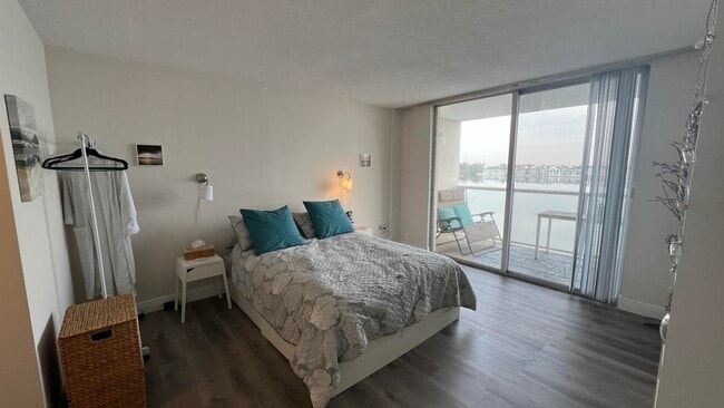 Foto del edificio - 1301 NE Miami Gardens Dr