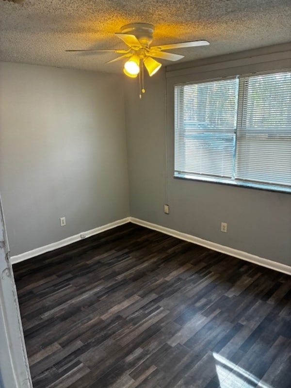 Foto del edificio - 1160 Comanche St