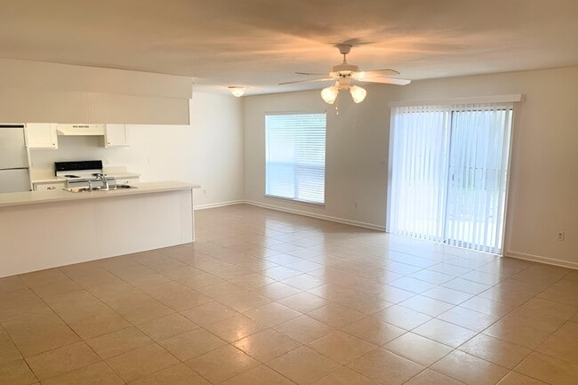 Foto del edificio - 499 Spring Brook Ln