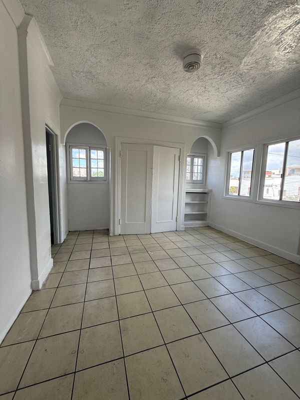 Foto del edificio - 116 S Mathews St