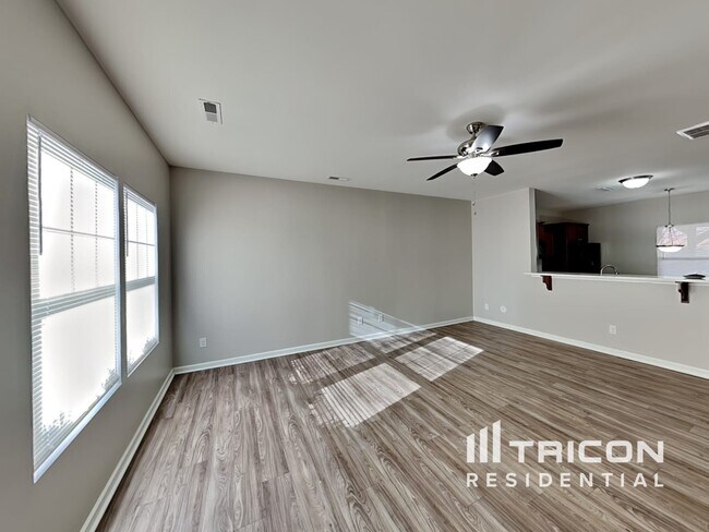 Foto del edificio - 2491 Marthas Ridge Dr
