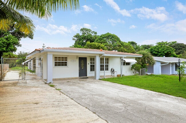Foto del edificio - 391 SW 2nd St