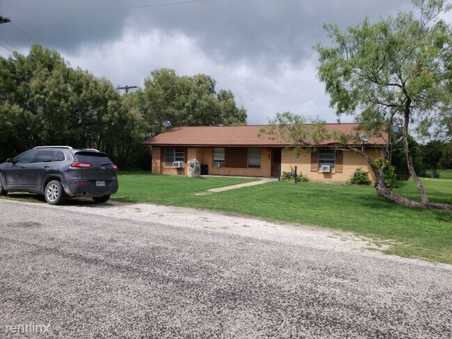 Building Photo - 3 br, 1 bath House - 179 CR 382