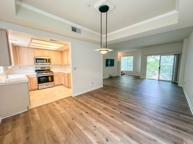 Foto del edificio - 2 Bedroom Townhome for Rent in Glendale.