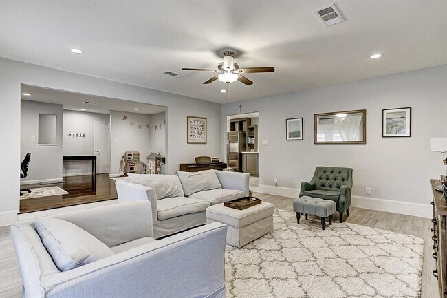 Building Photo - 9607 Bundy Ln
