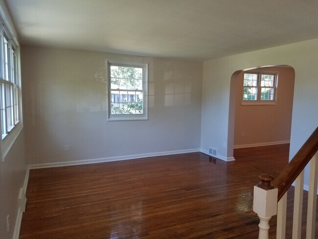 Sala de estar - 603 Topsfield Rd