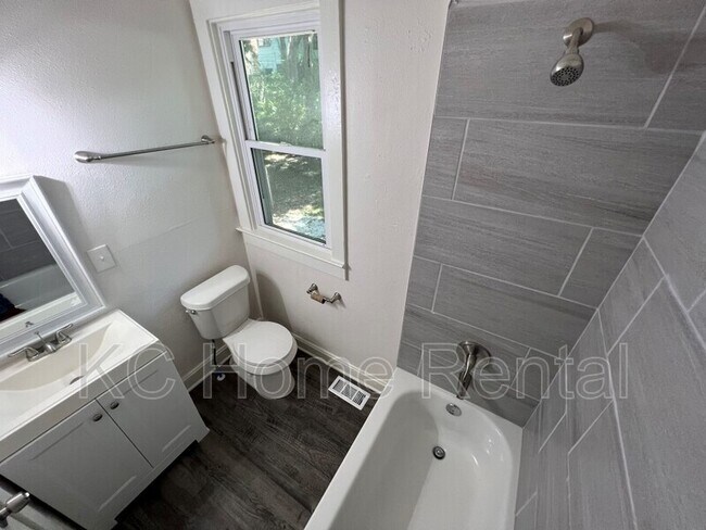Building Photo - 4110 Anderson Ave
