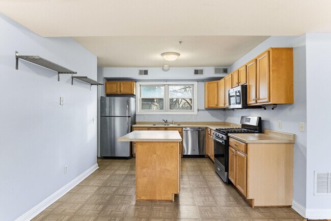 Foto del edificio - 2827 N Bryant Ave