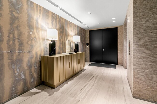 Building Photo - 1000 Biscayne Blvd