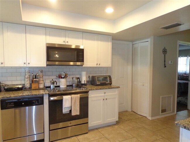 Foto del edificio - 2475 Wood Oak Dr
