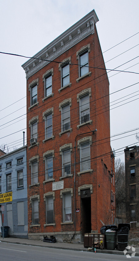 Primary Photo - 2302 Vine St