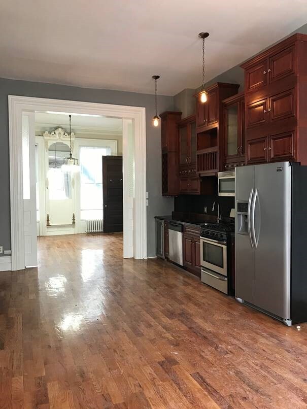 Primary Photo - 17 Ash Grove Pl