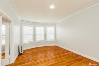 Building Photo - 1565 Chestnut St