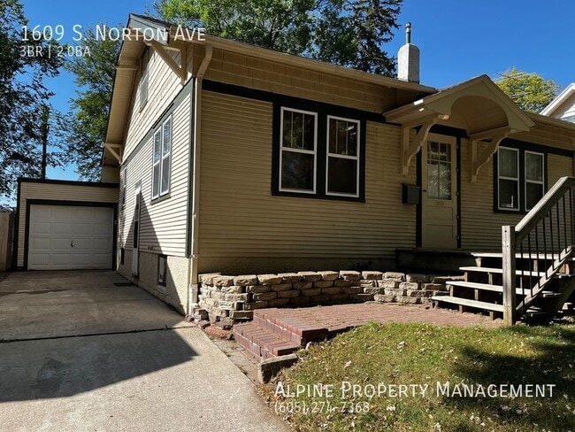 Building Photo - 3 Bed/2 Bath Single Family Home For Rent!!