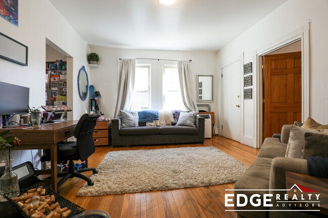 Foto del edificio - 16 Greylock Rd