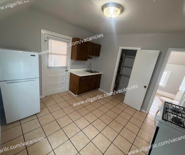 Foto del edificio - 4926 Olcott Ave