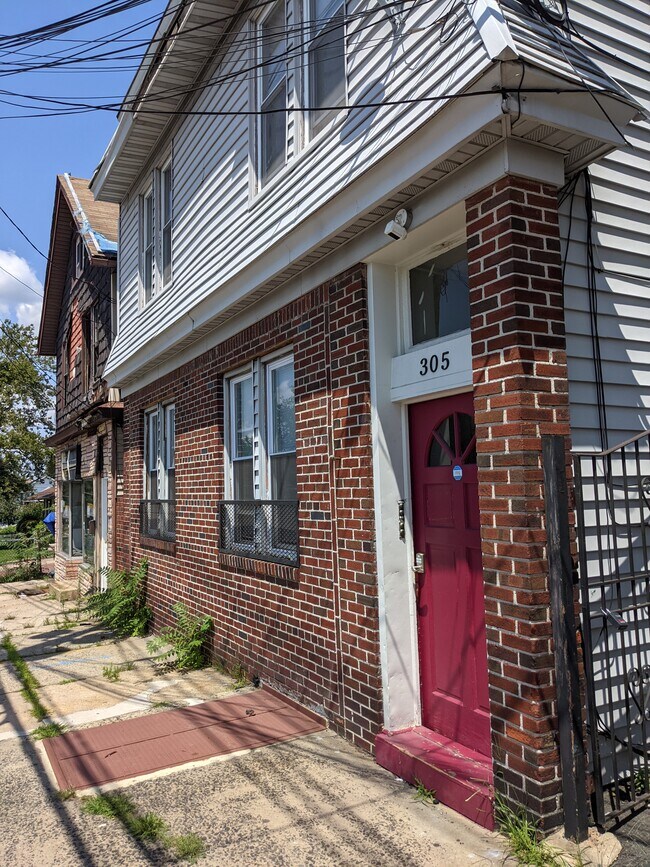Foto del edificio - 305 Winans Ave