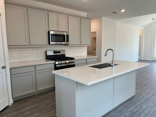 Foto del edificio - 22111 Paula Bluff Ln