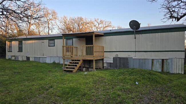 Foto del edificio - 8315 Burleson Manor Rd