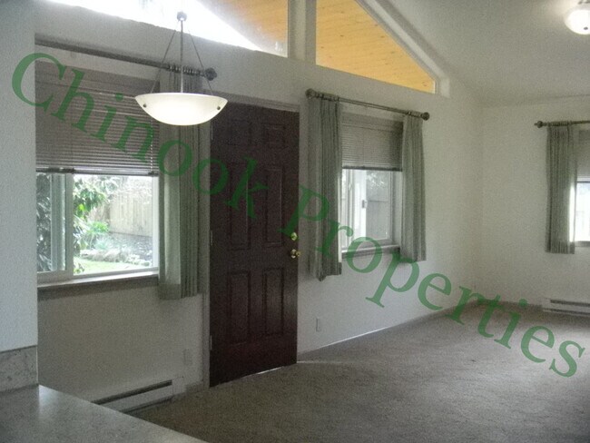 Foto del edificio - 2 Bedroom Cottage in Southeast Eugene