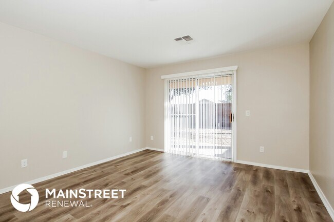 Foto del edificio - 12137 W Flores Dr