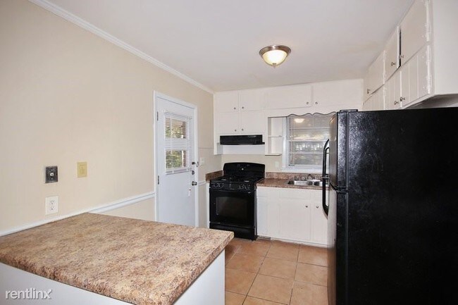Building Photo - 3 br, 1.5 bath House - 552 Shellnut Dr