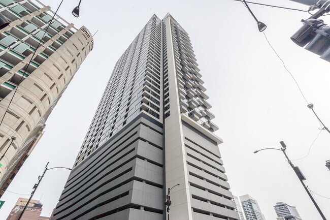Foto del edificio - 235 W Van Buren St