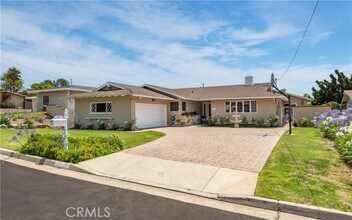 Building Photo - 3316 Narino Dr