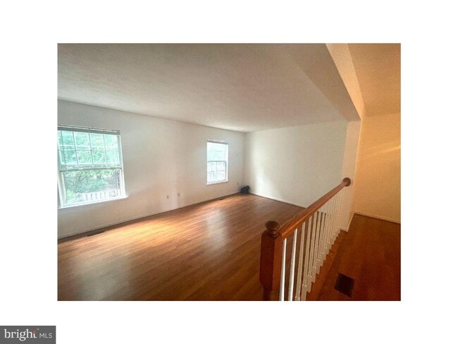 Building Photo - 1032 Bayridge Terrace