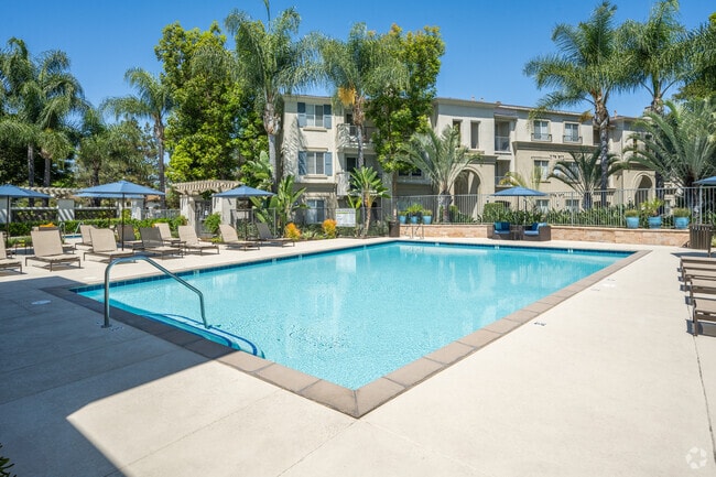 Interior Photo - Amerige Pointe