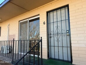 Building Photo - 1955 E 8th St