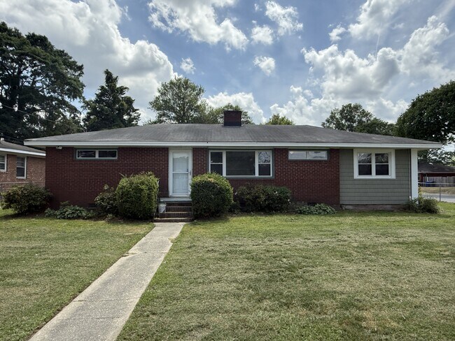 Foto del edificio - 2500 E 3rd St