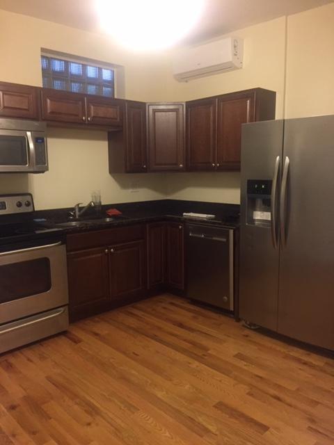 Primary Photo - 2453 W Walton St