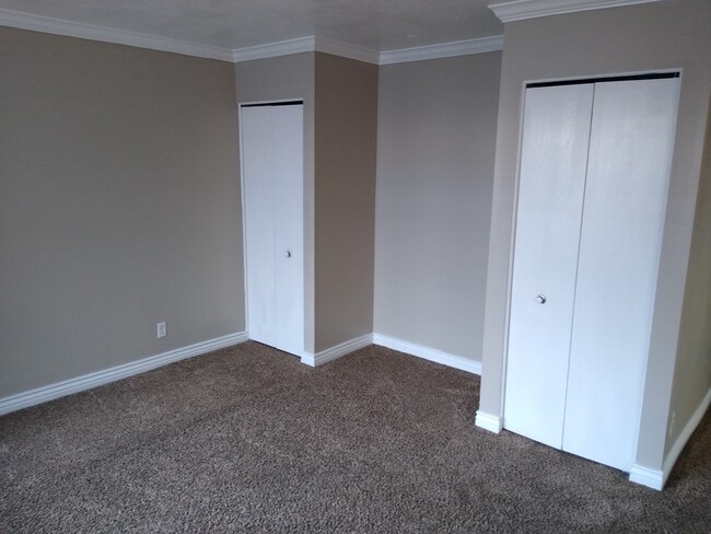 Building Photo - 171 College Way