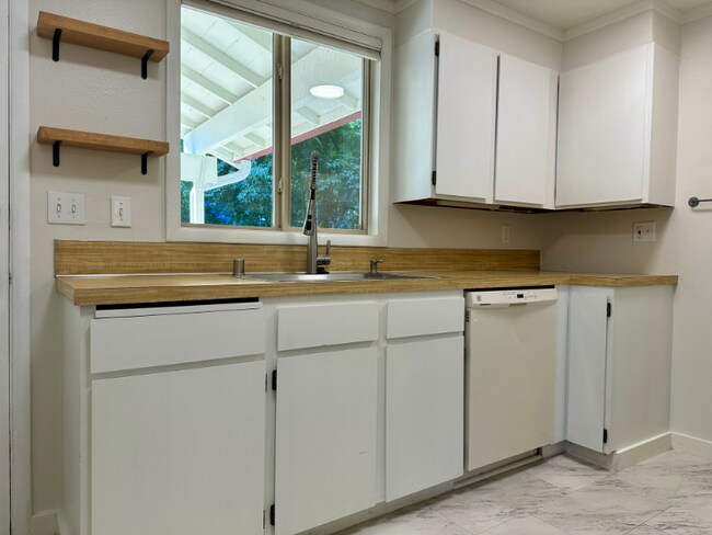 Foto del edificio - 18709 Ballinger Way NE