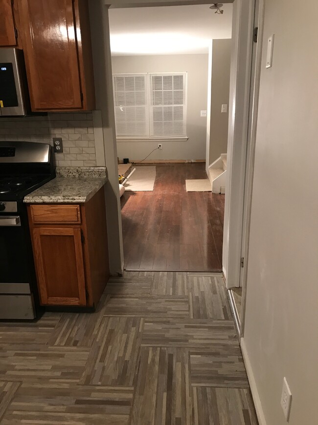 Building Photo - 404 Wedgewood Cir