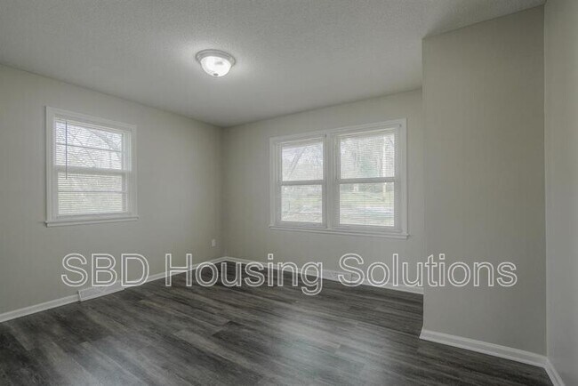 Building Photo - 9710 Hillcrest Rd