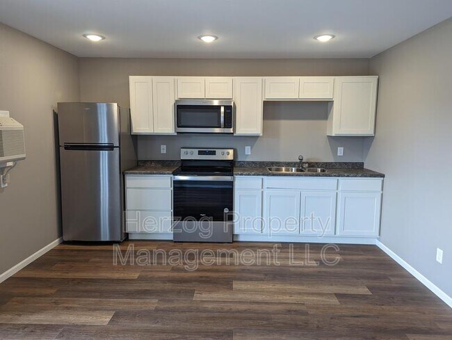 Foto del edificio - 233 Legion Field Rd