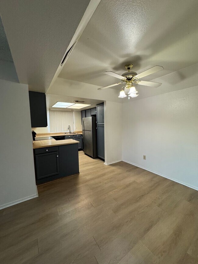 Foto del edificio - 700 E Mesquite Ave