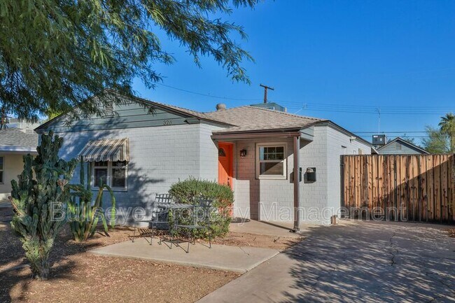 Foto del edificio - 326 E Whitton Ave