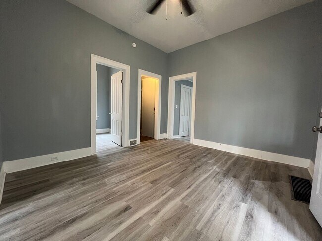 Foto del edificio - 3 br, 1 bath House - 415 Ash St Apt 1