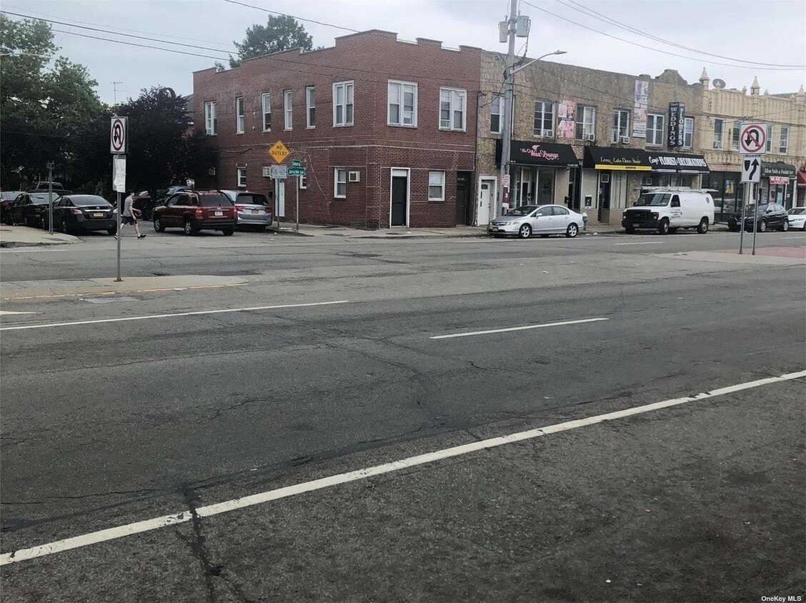 246 Jericho Turnpike, Floral Park, NY 11001 House for Rent in Floral