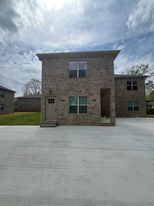 Building Photo - 817 Ellis St