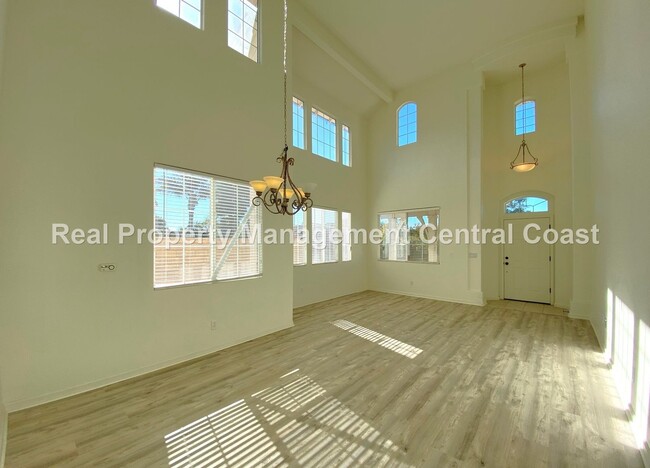 Building Photo - AVAILABLE NOW - Executive Style Santa Mari...