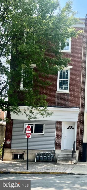 Foto del edificio - 625 DeKalb St